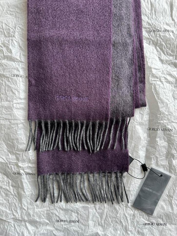NEW! GIORGIO ARMANI Cashmere SCARF Echarpe AUTHENTIQUE, Kleding | Heren, Mutsen, Sjaals en Handschoenen, Nieuw, Sjaal, Ophalen