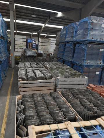 Recuperatie dakpannen boomse blauw gesmoord beschikbaar voor biedingen