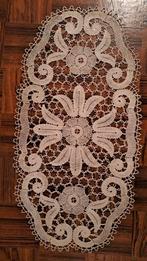 Mooie grote kant - 82 cm, Hobby en Vrije tijd, Ophalen