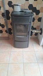 Feu à pellets 300 € à emporter à Wasmuel région de Mons, Maison & Meubles, Poêles, Enlèvement, Utilisé, Autoportant, Poêle à granulés