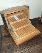 Boîte à cigarettes musicale, Enlèvement