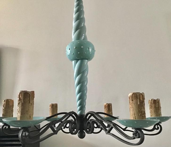 Vintage luchter in smeedijzer en turqoise keramiek,, Huis en Inrichting, Lampen | Kroonluchters, Gebruikt, Ophalen