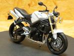 Triumph Street Triple 1:18 mitos, Hobby & Loisirs créatifs, Voitures miniatures | 1:18, Autres marques, Moteur, Enlèvement ou Envoi