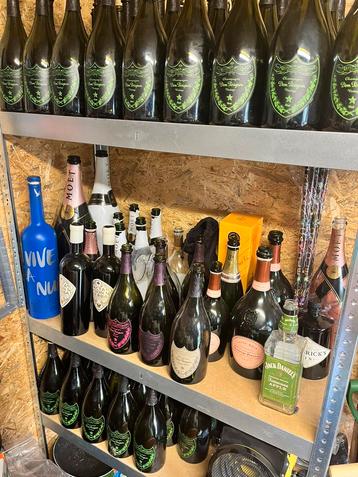 LEGE exclusieve flessen beschikbaar voor biedingen