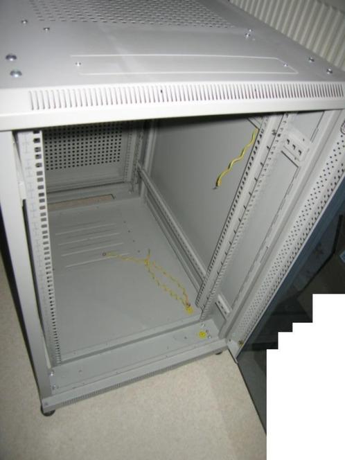 Baie Serveur 19 pouces 18U + Etagère, Computers en Software, Serverkasten, Gebruikt, Glas, Geperforeerd, Ophalen