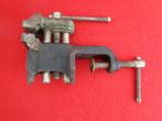 Etau d'établi ancien., Bricolage & Construction, Établis, Enlèvement ou Envoi, Utilisé