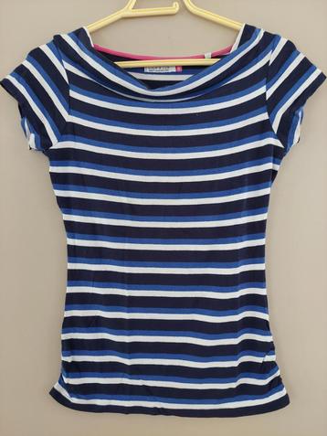 Blauw-wit gestreept T-shirt beschikbaar voor biedingen