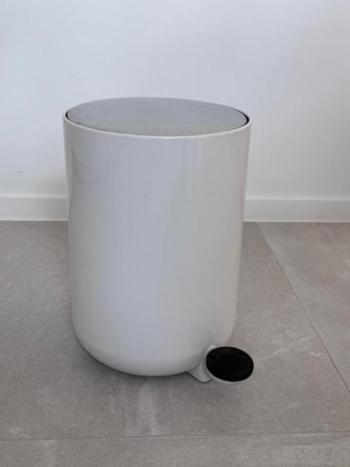 Menu Pedaalemmer design wit, Huis en Inrichting, Woonaccessoires | Prullenbakken, Gebruikt, Metaal, Minder dan 50 cm, 20 tot 30 liter