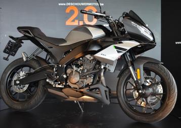 Aprilia Tuono 125 van 2023 slechts 2647 km VERKOCHT