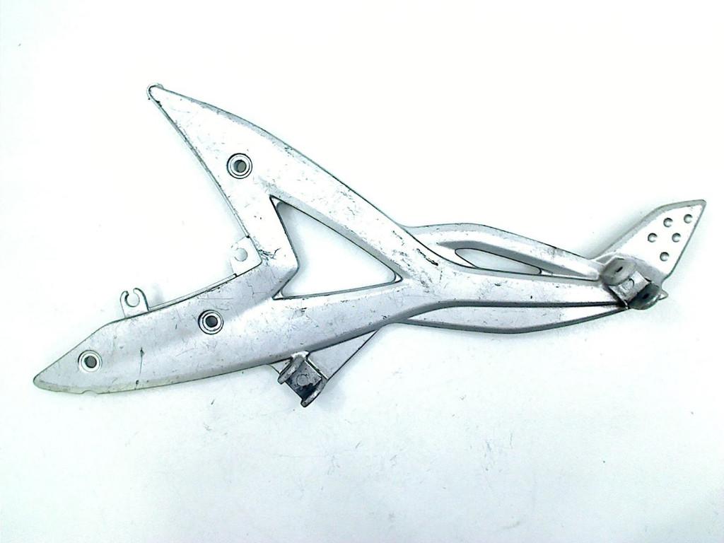 REPOSE PIEDS AVANT GAUCHE Kawasaki (35063-0285-458), Dhr. S. di Majo, Utilisé, Info@cama-motorparts.nl, P.J. Troelstraweg 8 8
3144 CX  MAASSLUIS, NL