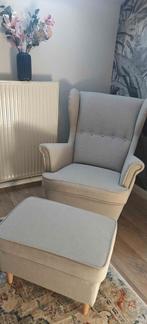 Ensemble fauteuil et pouf Ikea Strandmon, Maison & Meubles, Fauteuils, 75 à 100 cm, Comme neuf, Enlèvement, 75 à 100 cm