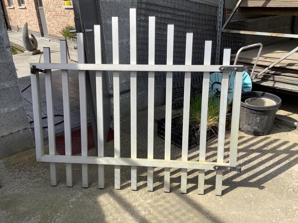 Tuinpoortje in aluminium zonder paal, Ophalen, Zo goed als nieuw