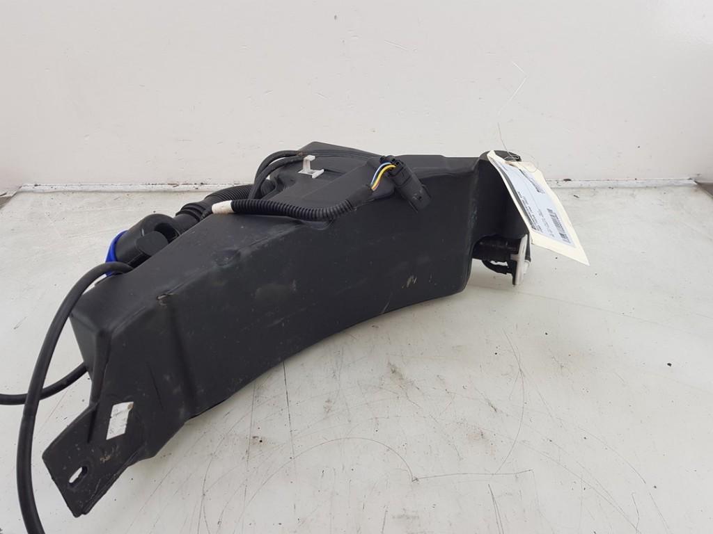 LAVE-GLACE RESERVOIR AVANT Ford Focus 4 Wagon, Utilisé, Ford