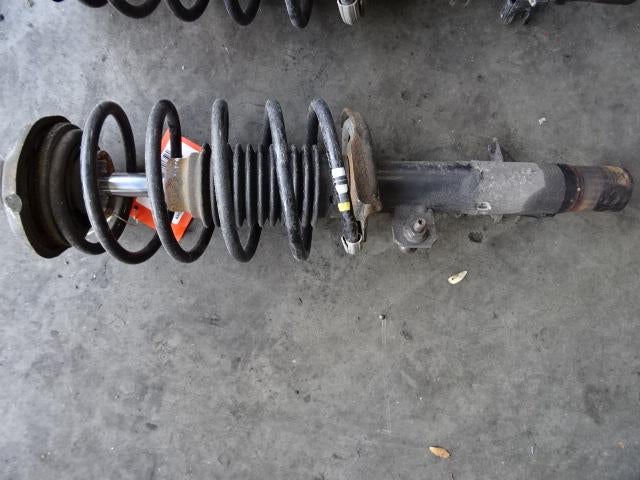 AMORTISSEUR OU ABSORBEUR DE CHOC AVANT GAUCHE Citroën, Citroën, Mevr. I. Hauben, Utilisé, Rue de l'Espoir 34 34
4030  GRIVEGNÉE, BE