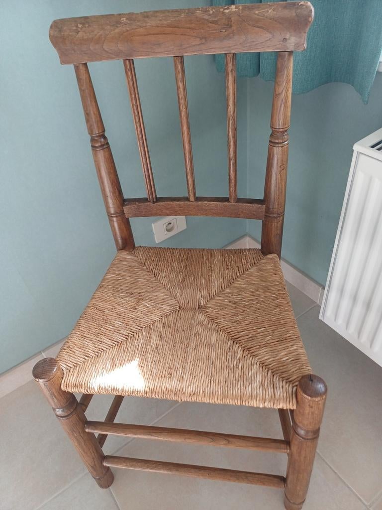 Chaise en bois avec assise en osier, Enlèvement