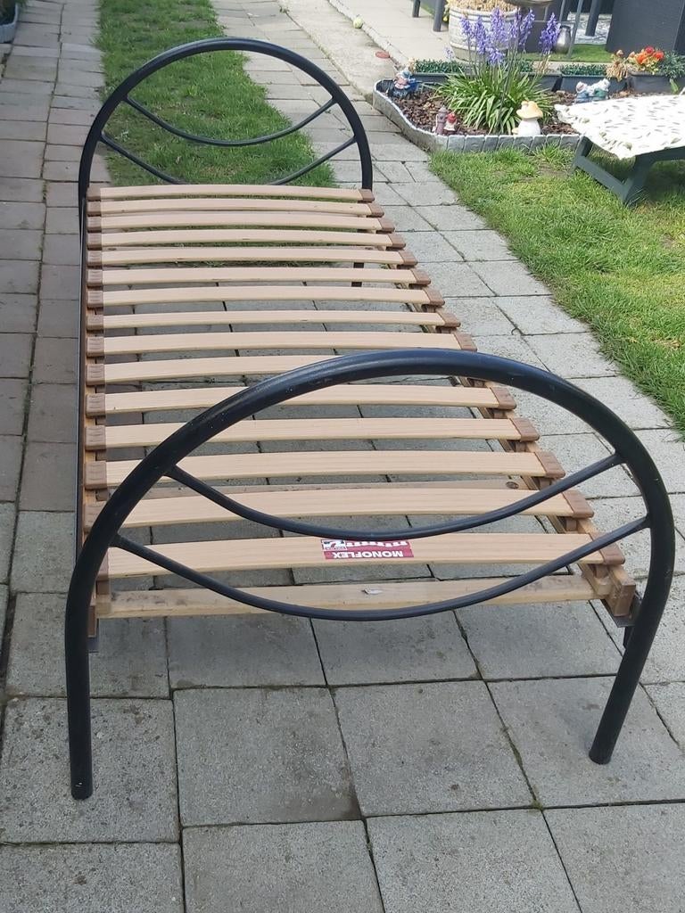 1 persoonsbed, Huis en Inrichting, Slaapkamer | Bedden, Ophalen