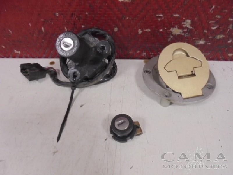 ENSEMBLE DE VERROU ET CYLINDRE DE PORTES Ducati, Dhr. S. di Majo, Utilisé, Info@cama-motorparts.nl, P.J. Troelstraweg 8 8
3144 CX  MAASSLUIS, NL