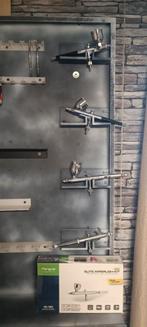 5 airbrush pistolen + materiaal, Ophalen, Zo goed als nieuw, Airbrush en Accessoires