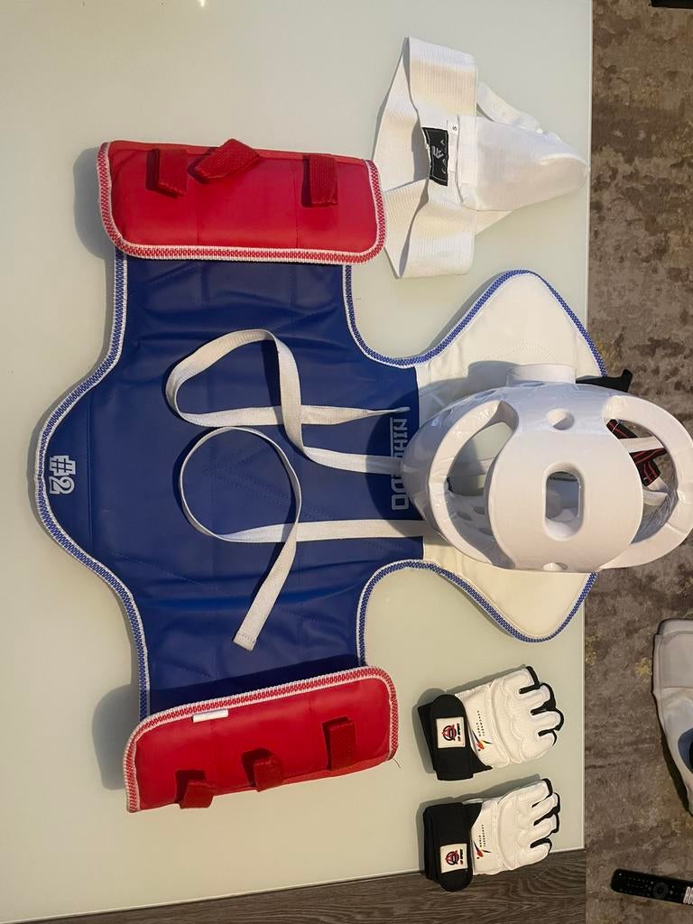 Équipement Complet Taekwondo - État Nickel (Lot ou Unité), Enlèvement ou Envoi, Taekwondo, Protection pour arts martiaux