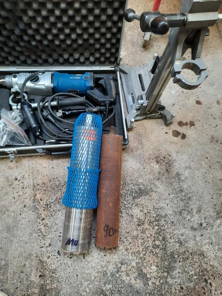 Carat A-2211 boormachine 2200 W incl carat boor statief S180, Doe-het-zelf en Bouw, Gereedschap | Boormachines, Boormachine, Ophalen