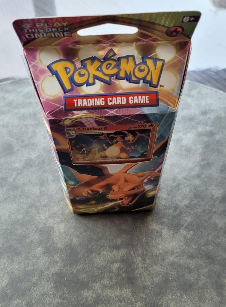 pokemon - Charizard Vivid Voltage theme deck - SEALED, Ophalen, Nieuw, Speeldeck, Foil