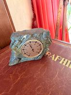 Thermomètre vintage “Neufchâteau” en pierre décorative rétro, Antiquités & Art, Enlèvement ou Envoi