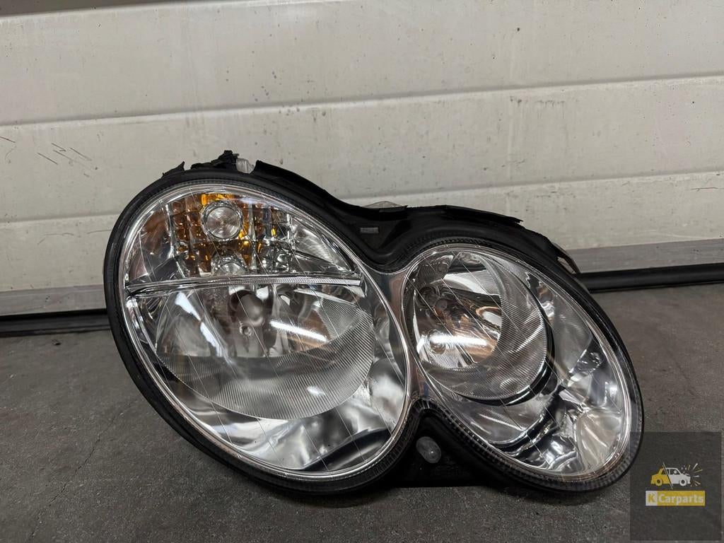 CLK209, Mercedes CLK W 209 rechterlamp LIFT EU, Gebruikt, Mercedes-Benz AG, Mercedes-Benz, Mercedesstrasse 120
70372  Stuttgart, DE