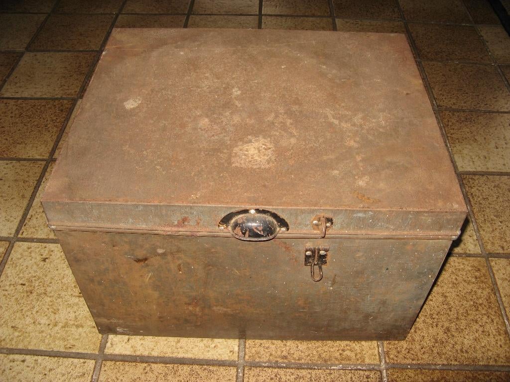 ijzeren kist binnenkant vertint maten 50x40 h 33, Moins de 50 cm, Enlèvement, Utilisé, 50 à 75 cm