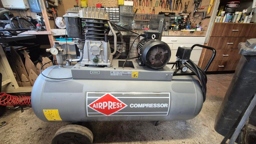 Airpress compressor 270l ketel, Doe-het-zelf en Bouw, Compressors, Ophalen