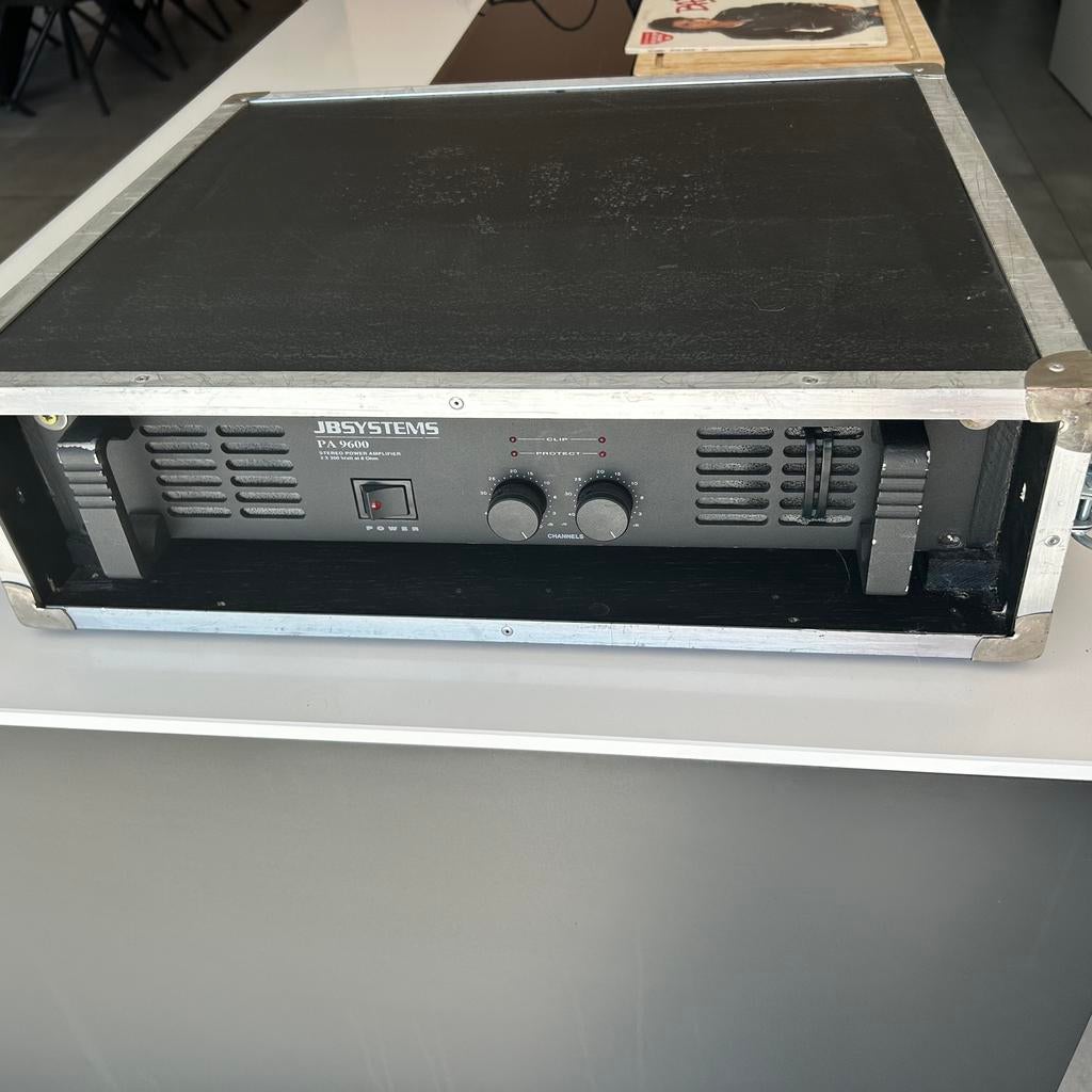 JB Systems PA 9600 – Krachtige Versterker 2x 300W, Muziek en Instrumenten, Ophalen, Zo goed als nieuw