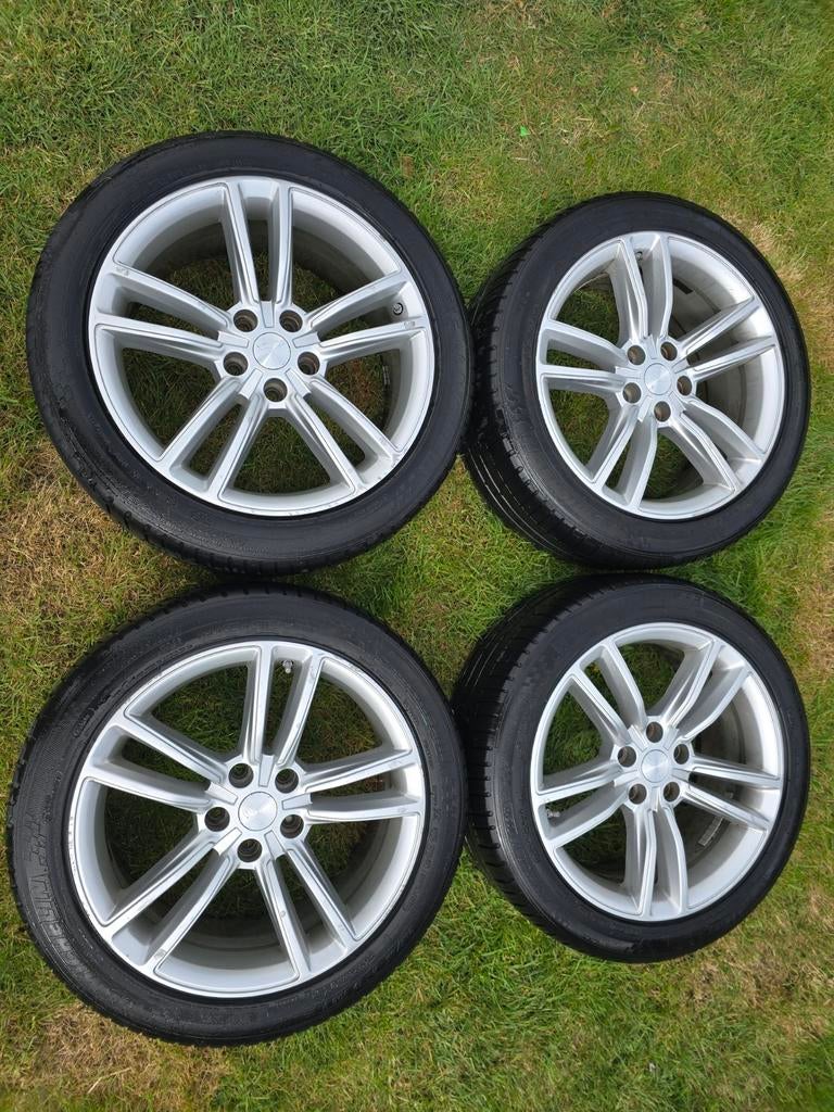 Tesla model S 18” Velgen + Banden Set (5x120), Auto-onderdelen, Banden en Velgen, Ophalen, 18 inch, Band(en)
