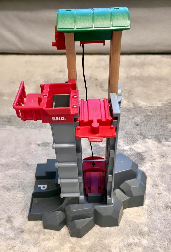 BRIO World – Port cargo + entrepôt + pont-levis + rails, Enfants & Bébés, Jouets | Circuits, Comme neuf, Circuit, Manuelle, Autres marques