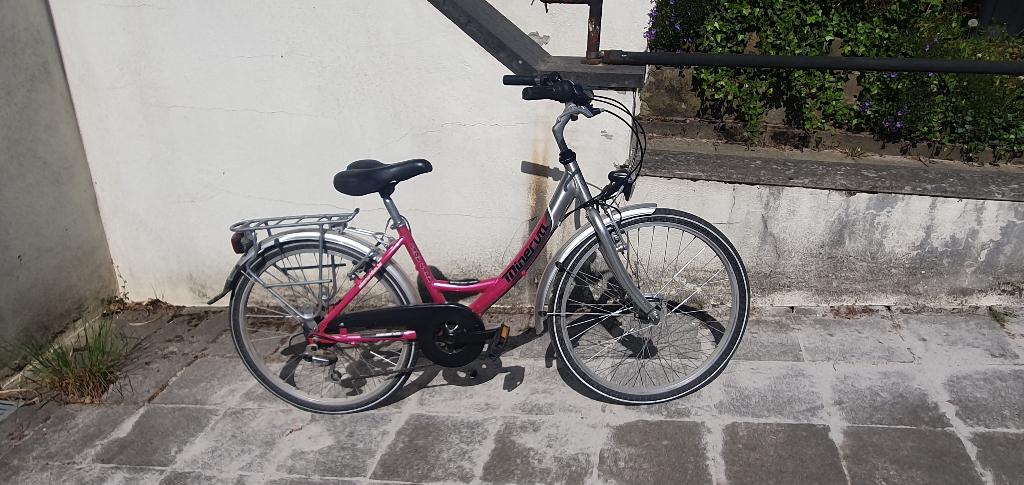 Vélo fille Minerva 8-12 ans, Vélos & Vélomoteurs, Enlèvement, Vitesses