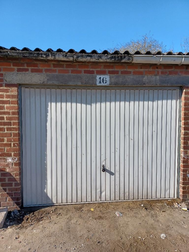 Garage à louer à Marchienne, Charleroi