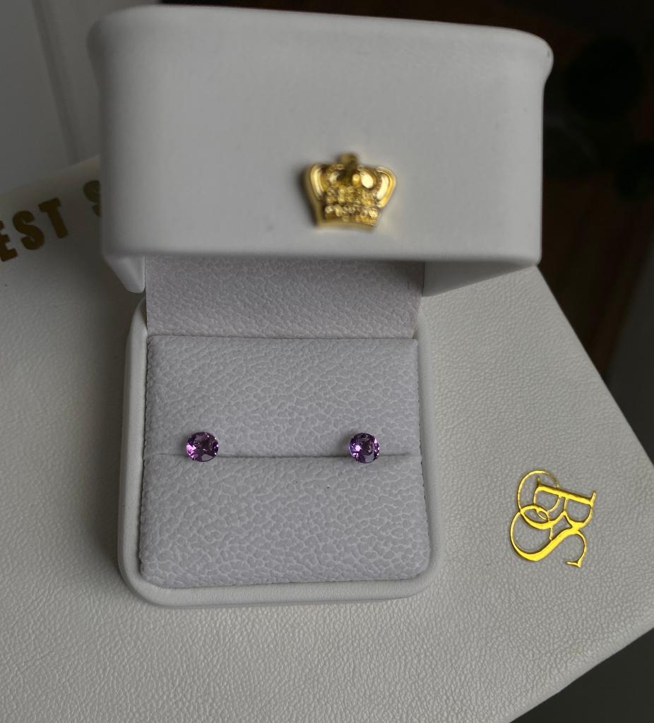 Clous améthyste or blanc boucles d'oreilles, Bijoux, Sacs & Beauté, Boucles d'oreilles, Enlèvement ou Envoi, Or, Avec pierre précieuse