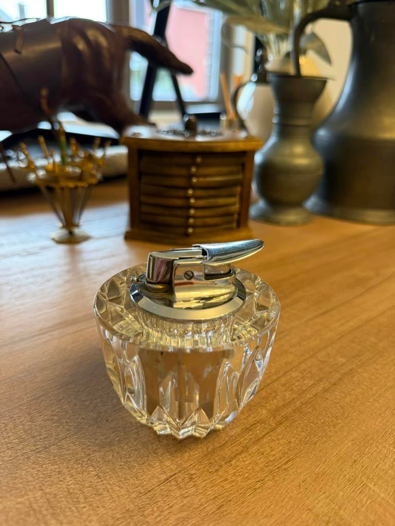 Ronson aansteker, Ophalen