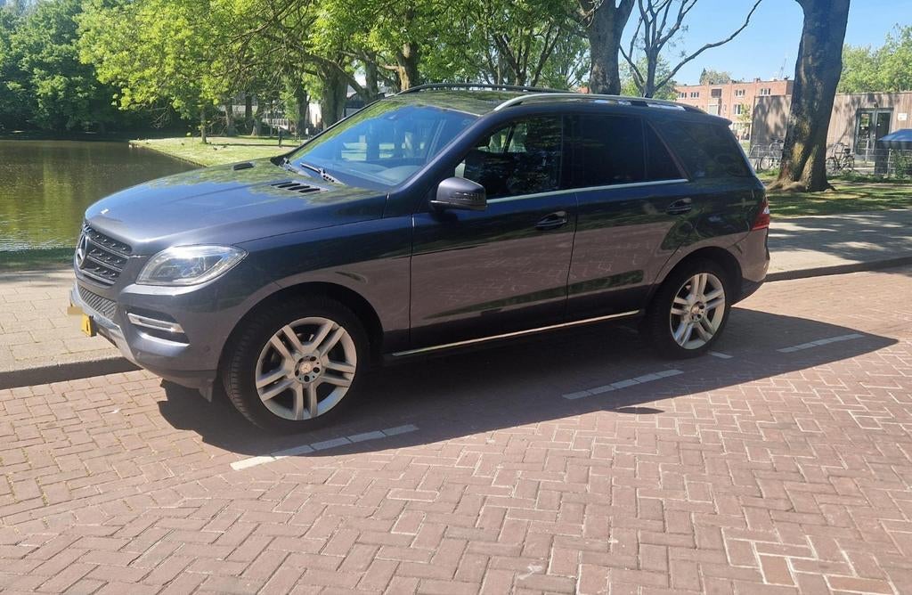 Mercedes-benz Ml 350 Bluetec 4matic Euro6, Auto's, Mercedes-Benz, Bedrijf, M-Klasse, Elektrische ramen, Navigatiesysteem, Panoramadak