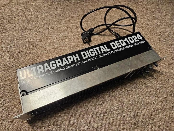 Behringer DEQ1024 Ultragraph equalizer/feedback destroyer, Audio, Tv en Foto, Professionele apparaten, Zo goed als nieuw, Audio
