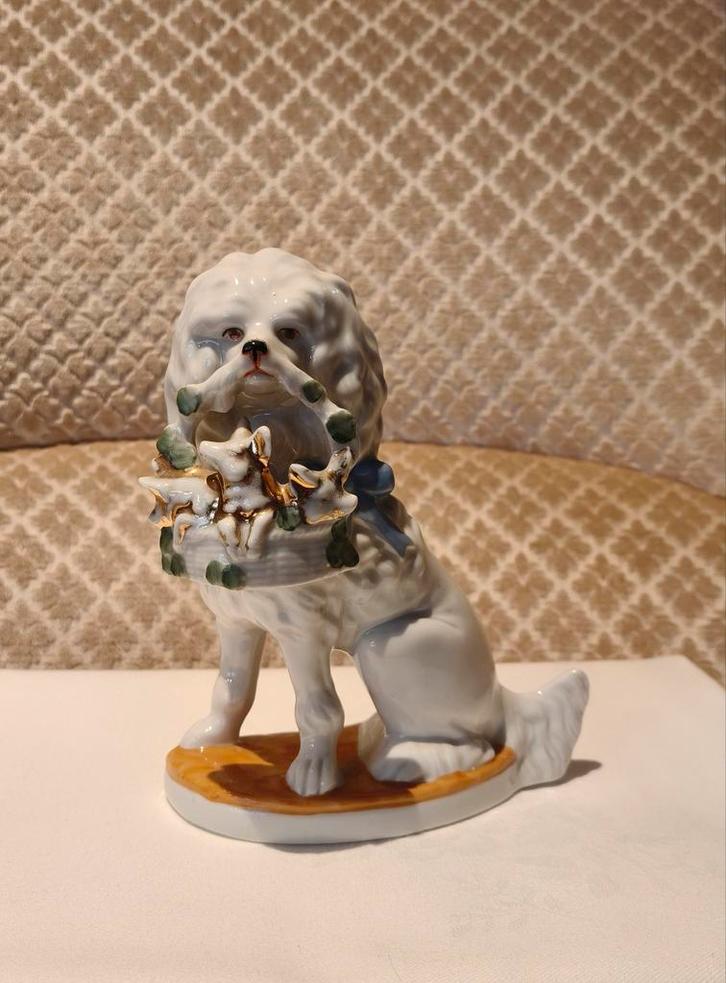 Porselein: Hond met Mandje Biggetjes, Antiek en Kunst, Antiek | Porselein, Ophalen