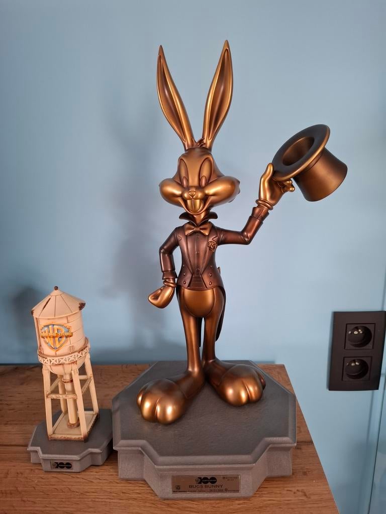 Statuette Bugs Bunny Master Craft - Warner Bros 100th, Enlèvement ou Envoi, Autres personnages, Comme neuf, Statue ou Figurine