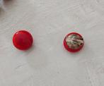 Paar glanzende rode clip-on oorbellen, Handtassen en Accessoires, Oorbellen, Ophalen, Gebruikt, Rood