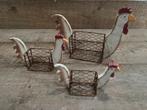 Pasen: houten kippen met een mandje als buikje, Enlèvement, Comme neuf