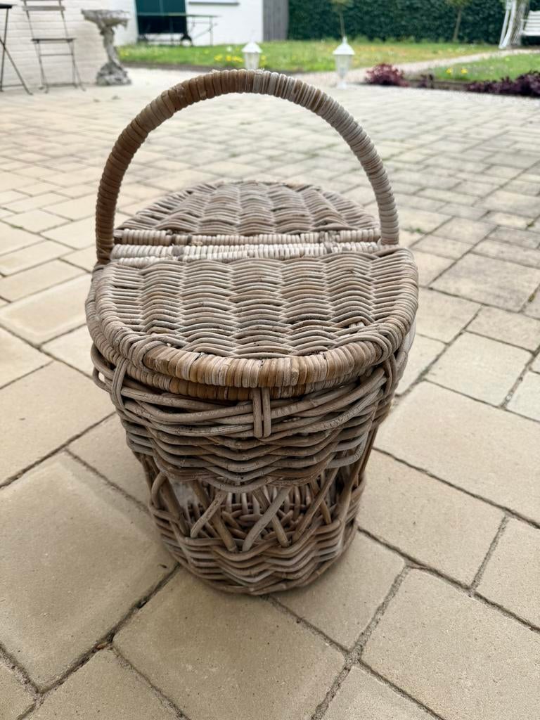 Rieten mand met deksel, Ophalen, Gebruikt, Mand