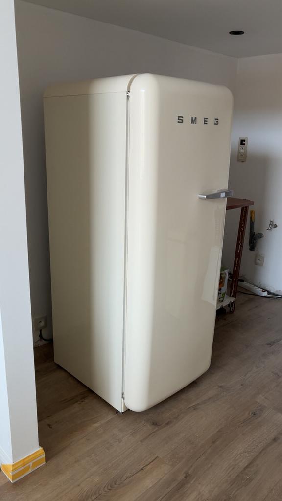 Frigo Smeg, Electroménager, Réfrigérateurs & Frigos, Avec compartiment congélateur, Comme neuf, 45 à 60 cm, 150 à 200 litres