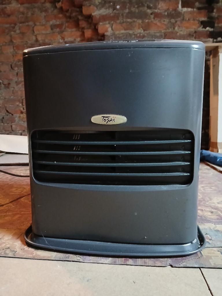 Poêle à pétrole électronique TOSAI SRE 301 CE + pétrole, Enlèvement, Utilisé, Poêle