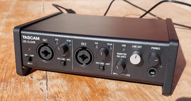 Tascam US-2x2HR (acheté 140 euros en 10/2025), Muziek en Instrumenten, Mengpanelen, Zo goed als nieuw, Minder dan 5 kanalen, Microfooningang