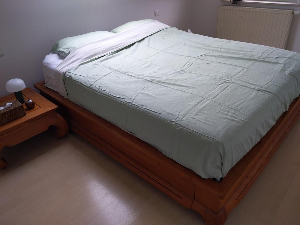 Lit Opium en teck 160 cm avec tables de chevet, Koloniaal/ tijdloos, Beige, Comme neuf, Enlèvement