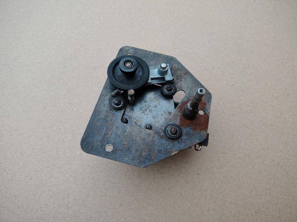 Draaitafel Motor/ Mechaniek Bergmann D80 (1956) jukebox, Envoi