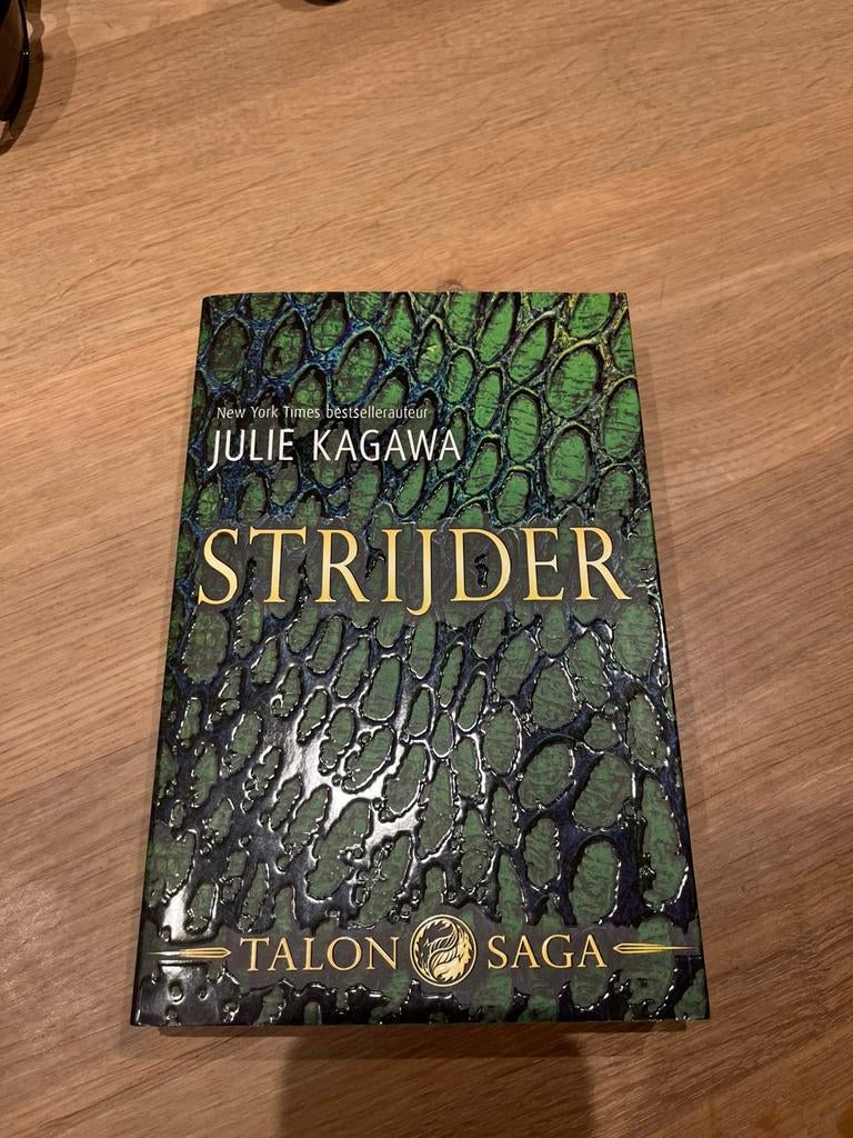Boek: Strijder (Julie Kagawa), Boeken, Fantasy, Ophalen of Verzenden