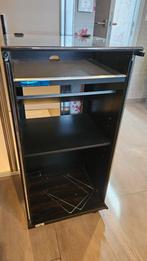 Vitrinekast, Ophalen